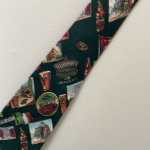 St Patrick’s Day Silk Green tie Irish beers pubs Nicole Miller vintage